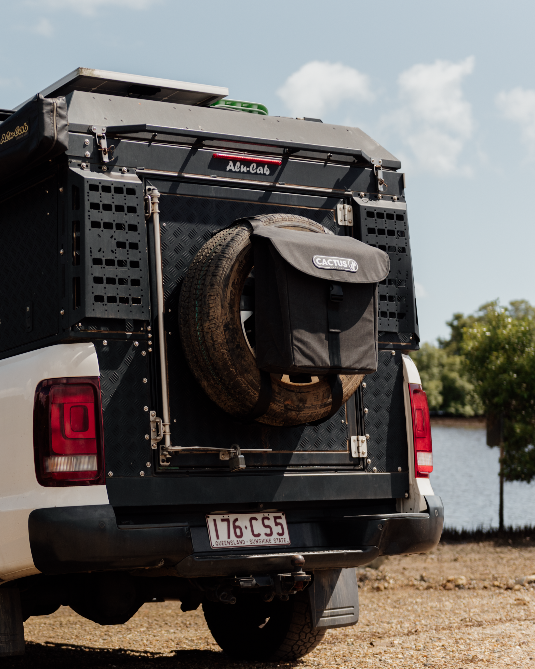 Rear Wheel & Tailgate Utility Bag - Lite