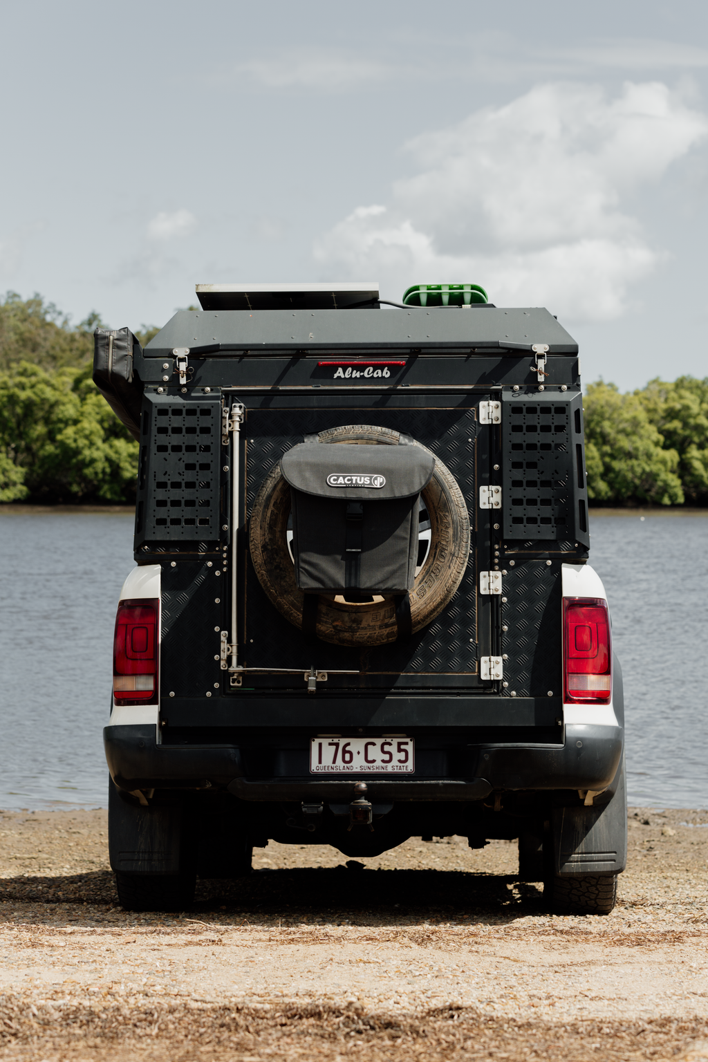 Rear Wheel & Tailgate Utility Bag - Lite